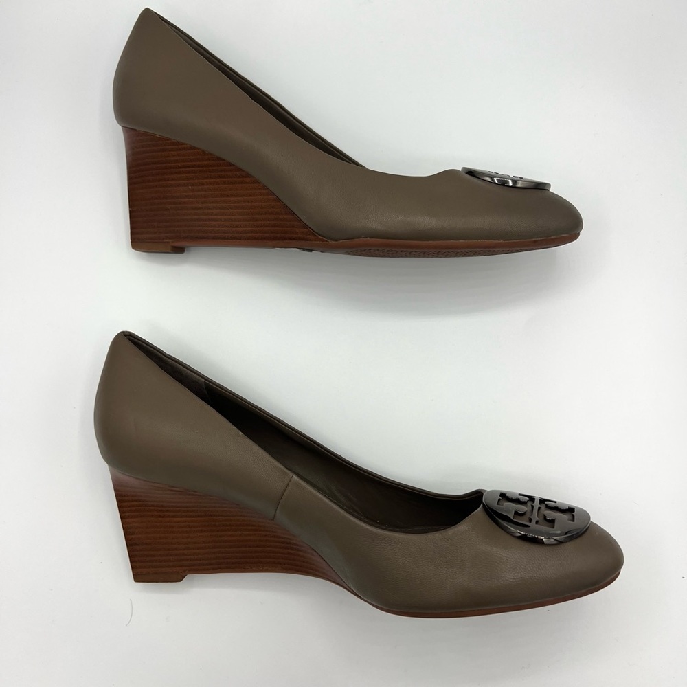 Tory Burch Taupe Leather Wedge Heel Pumps with Silver Emblem. Size 10. - Picture 2 of 10